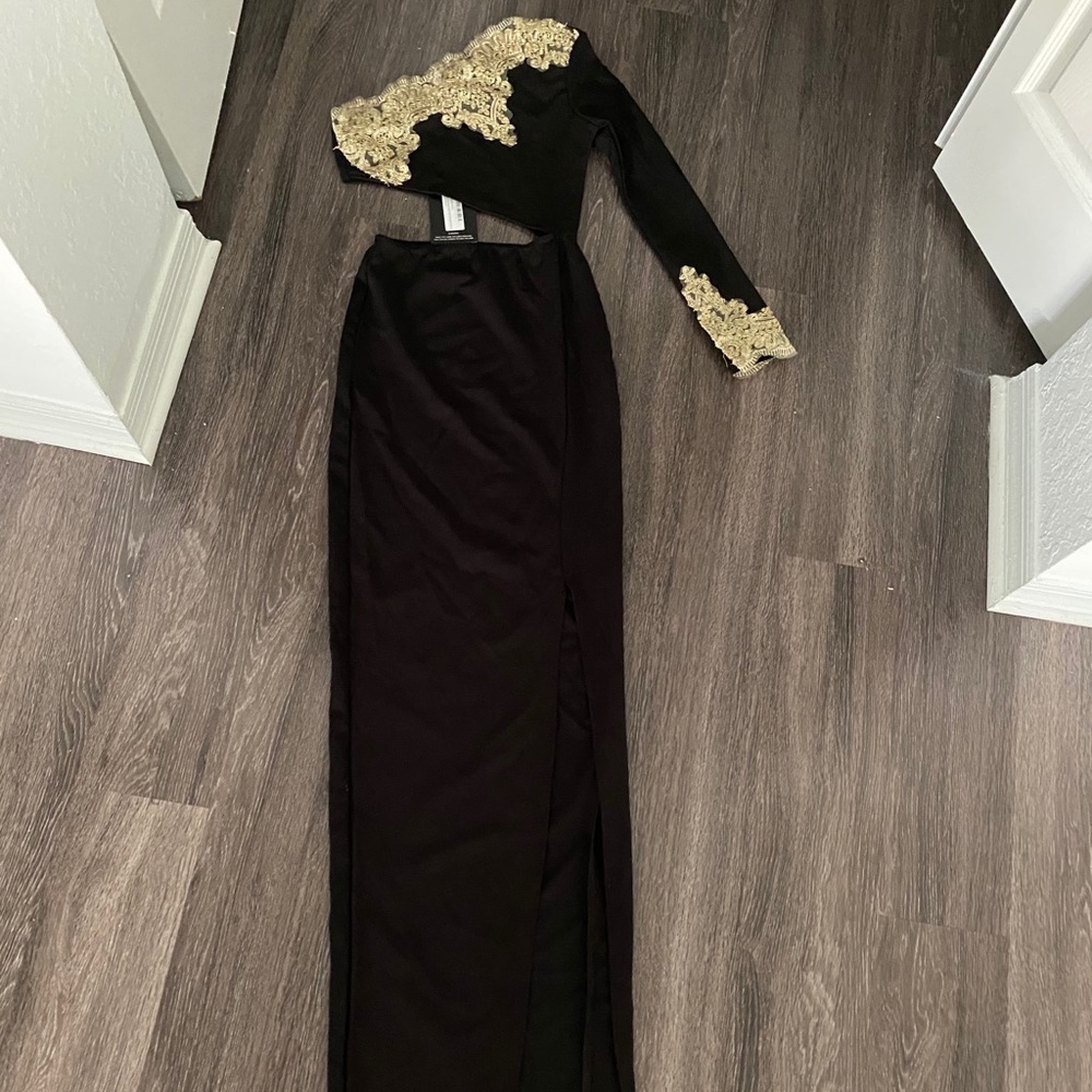 PrettyLittleThings Black Maxi Dress(one shoulder)